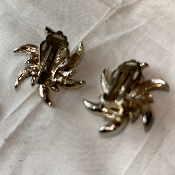 Vintage Sarah COV Brooch and Earrings silver and Gold Tone Rhinestone Diamonds - Picture 5 of 8